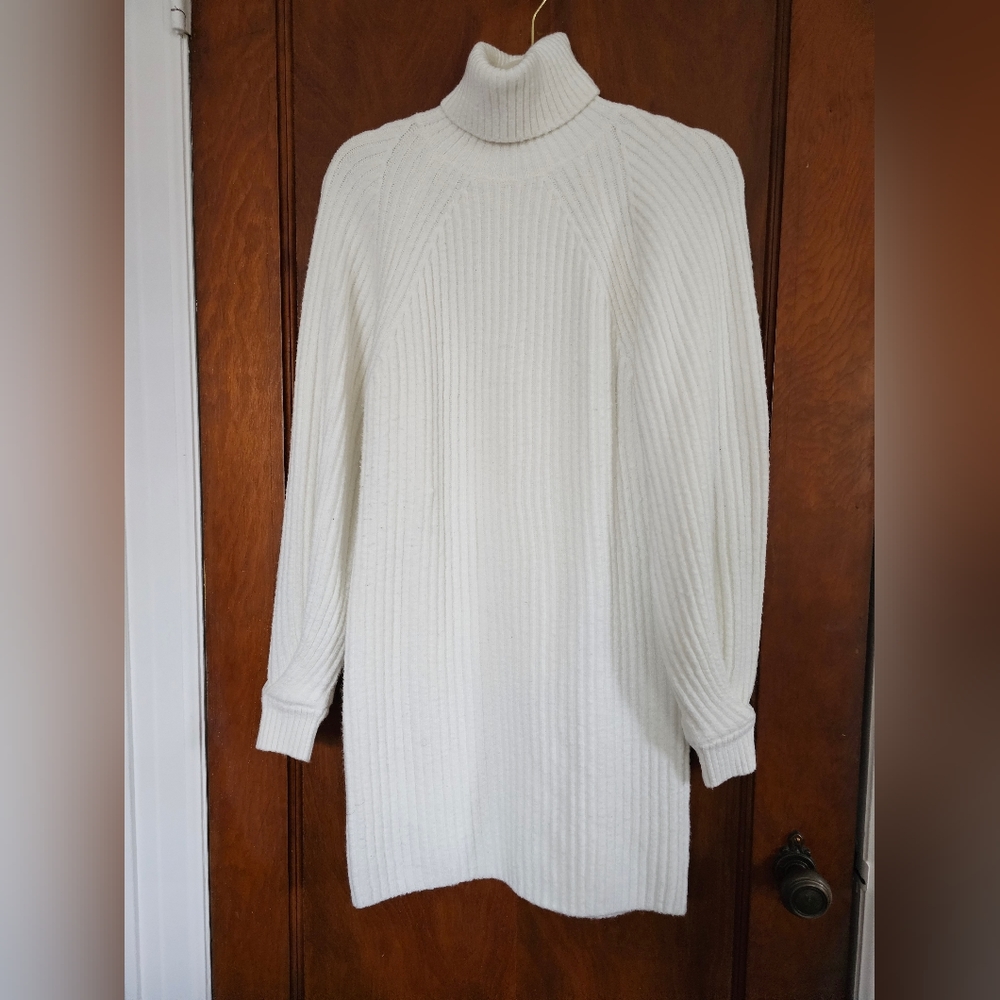White winter dress from Misguided. Never worn but no tags.